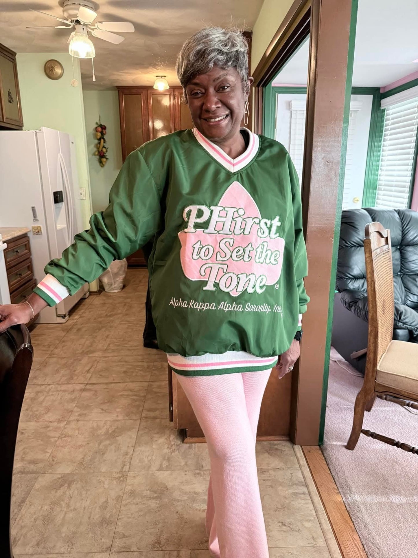 💕💚 PHirst to Set the Tone Windbreaker 💚💕